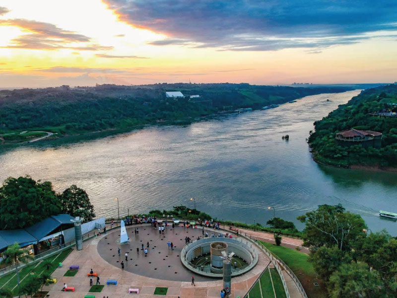 hito-de-las-tres-fronteras-iguazu-argentina